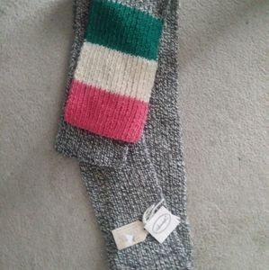BNWT "NEWFOUNDLAND" WOOL SCARF